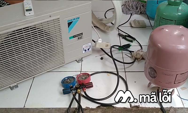 Ma loi F3 may lanh Daikin